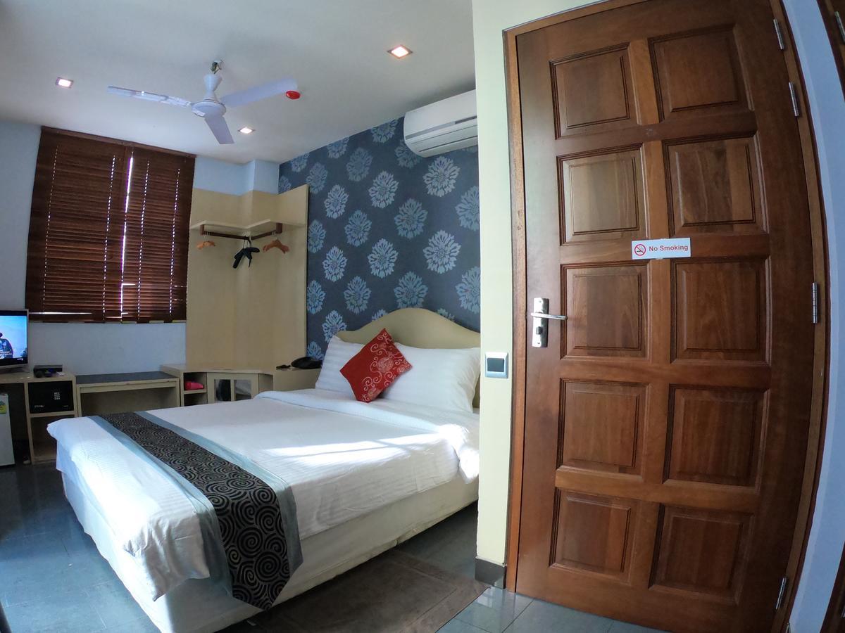 Lvis Boutique Hotel Male Exterior photo